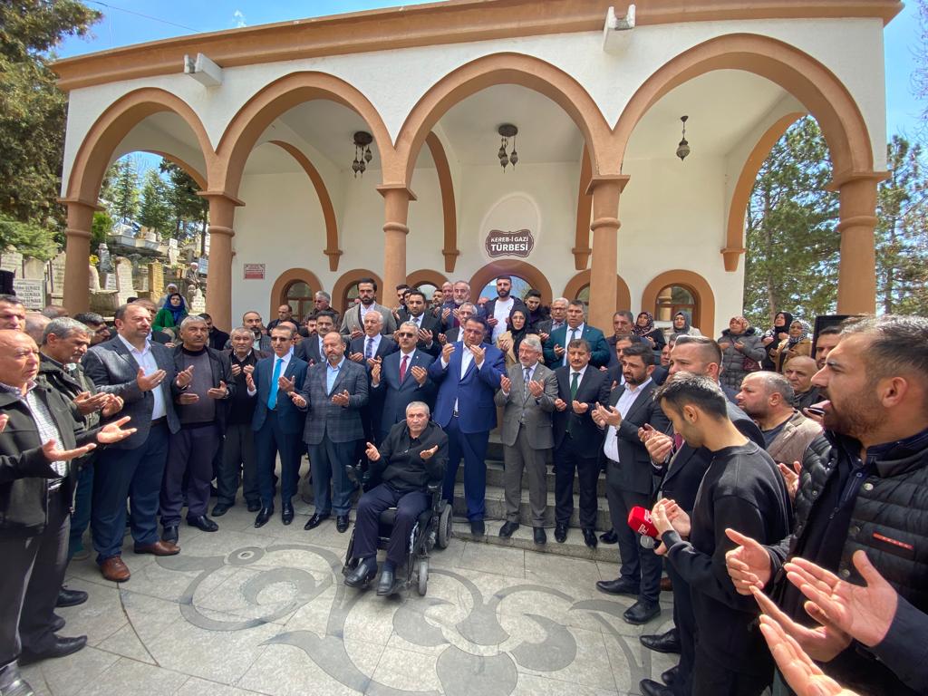 AK PARTÄ°, DUALARLA START VERDÄ°